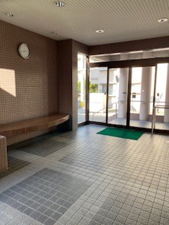 サンパーク嵐山 1階のエントランスホール