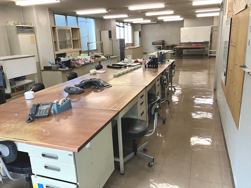 八幡東区西本町事務所 2階
