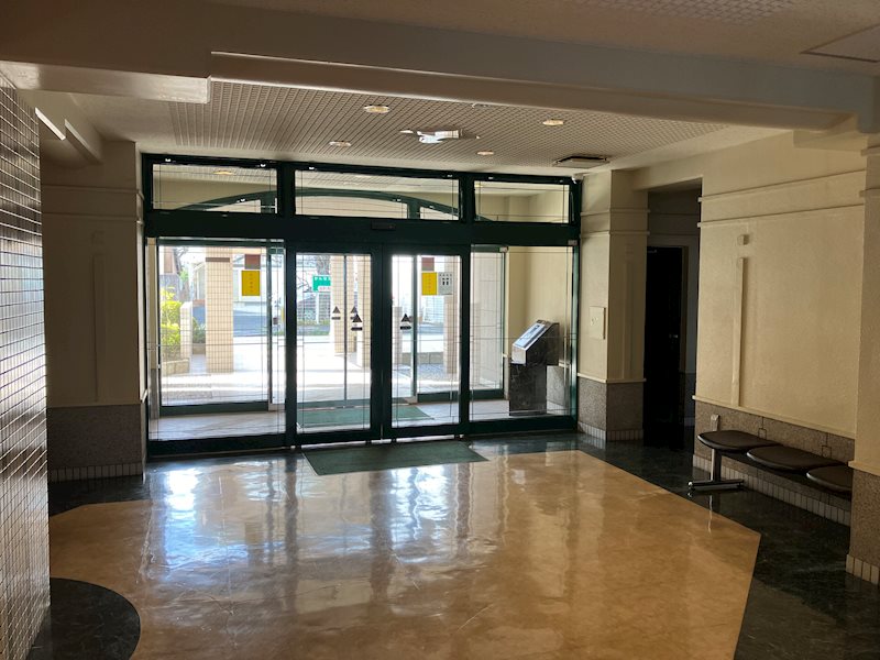アーティックス到津 エントランスホール