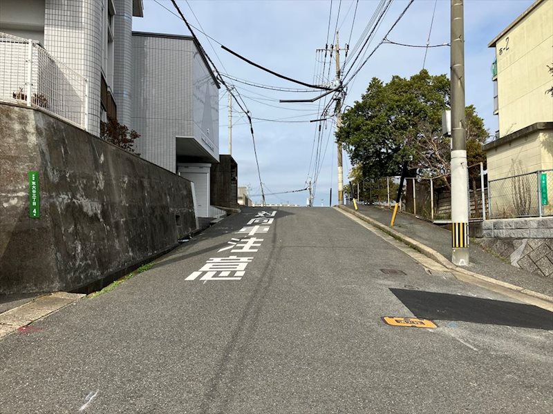 トーカンマンション東大谷 前面道路
