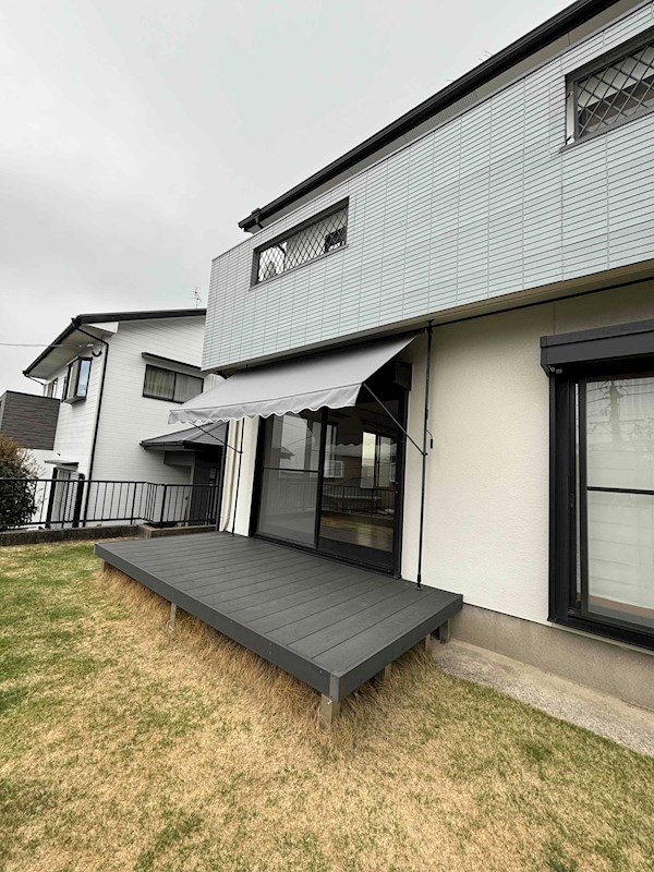 守恒一丁目戸建て ウッドデッキでピクニック気分