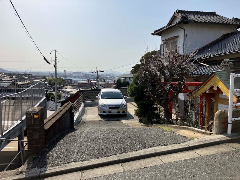 荒手二丁目一戸建 駐車場（縦列２台可）