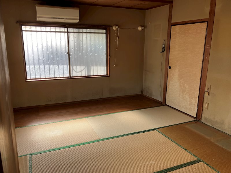 荒手二丁目一戸建 和室6帖＋板間2帖