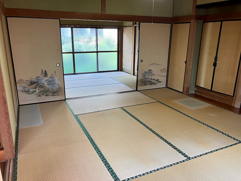 荒手二丁目一戸建 和室8帖＋和室6帖（続き間）