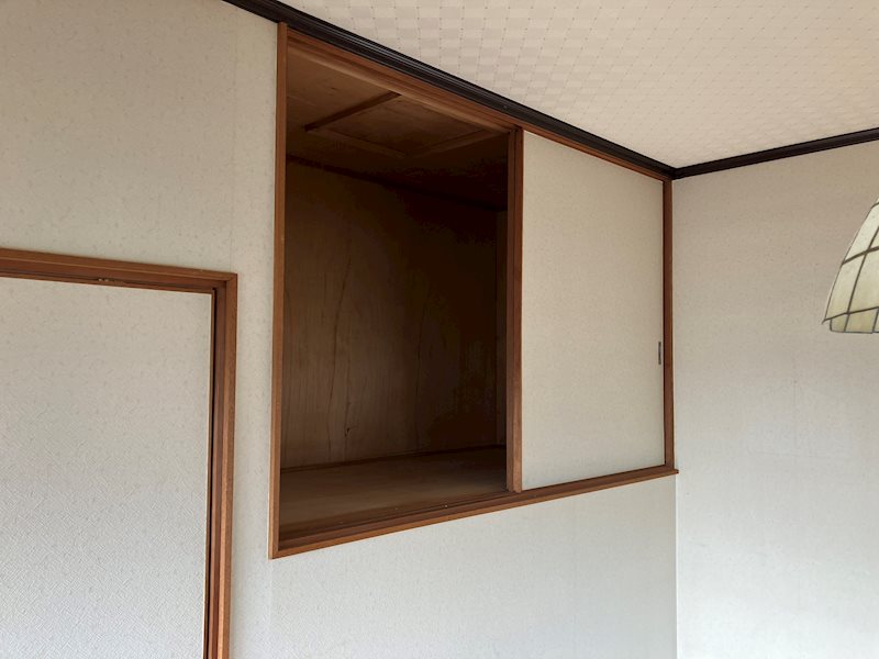 荒手二丁目一戸建 洋室6帖（2階部分）②　階段上収納