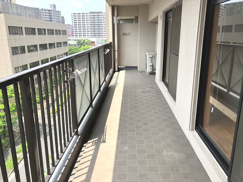 アーベインルネス大手町 バルコニー