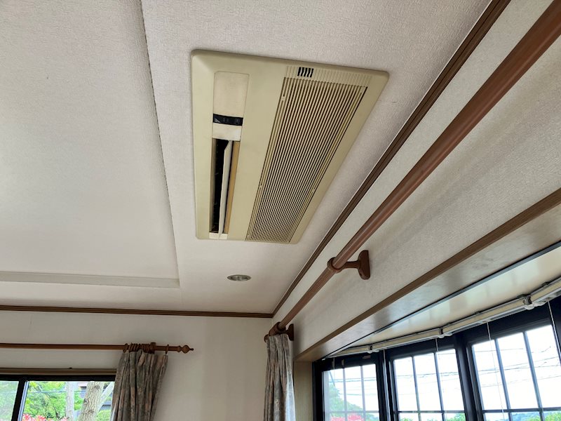 清田四丁目戸建 ビルトインエアコン（リビング）