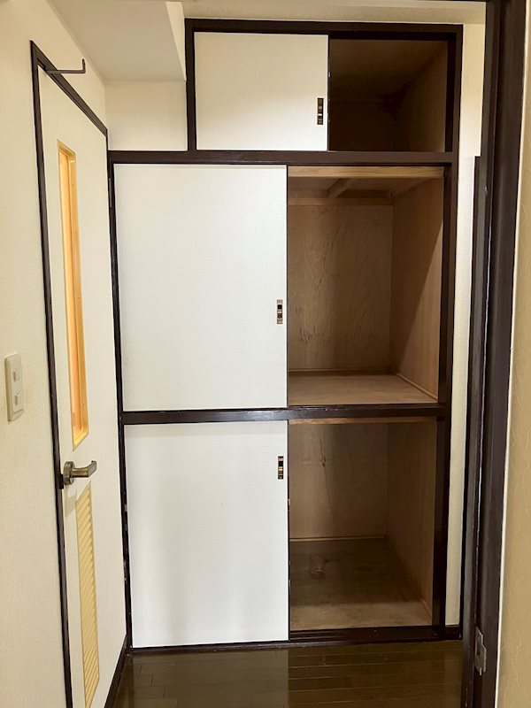 アンビエント小倉 廊下収納