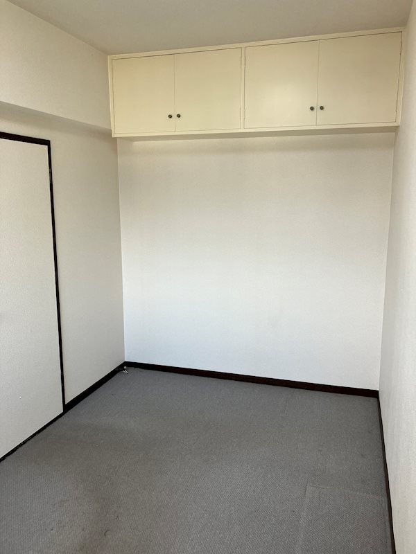 アンビエント小倉 洋室5帖②（上部物入）