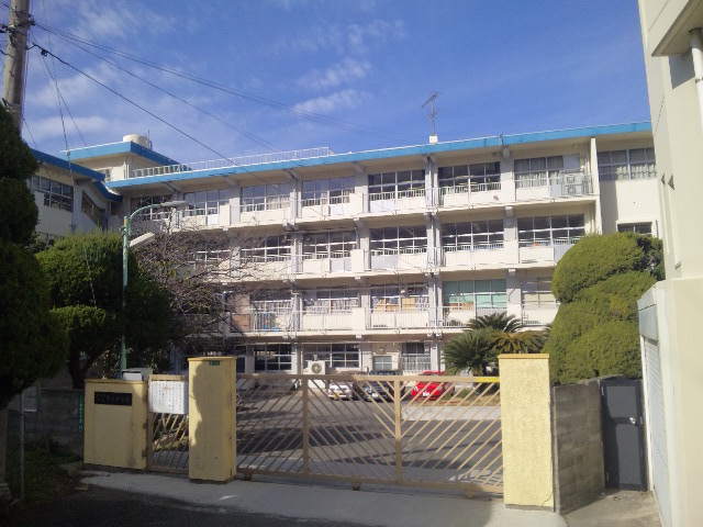 アンビエント小倉 北九州市立霧丘中学校
