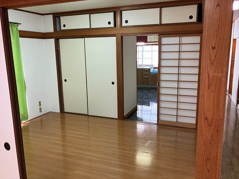 西日本サンハイツ 洋室